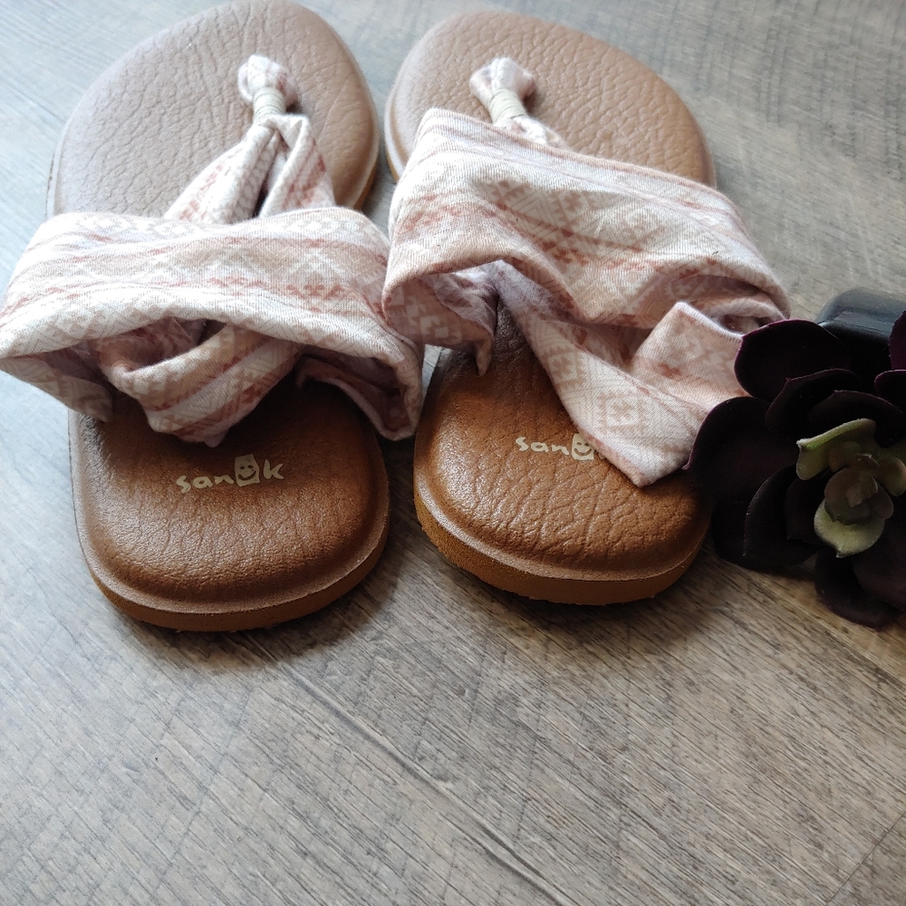 Sanuk Brown Yoga Sandals Stretch - Picture 3 of 4